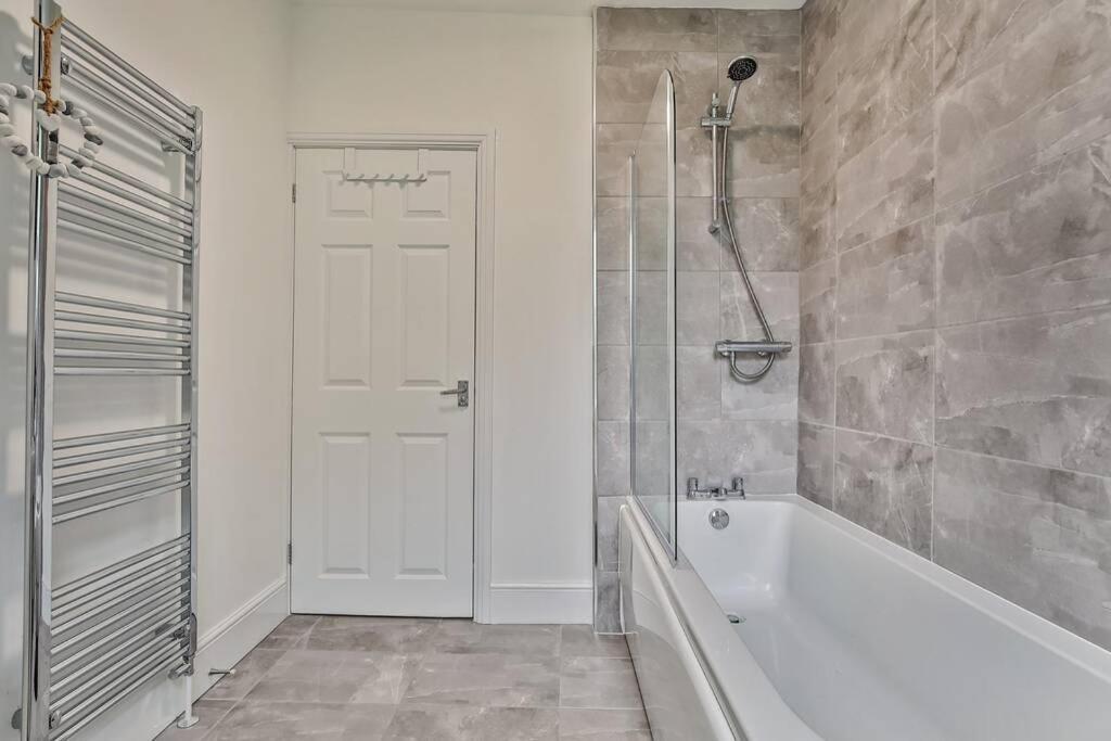 Refurbished Plush Property Great Transport Links Sheffield Eksteriør billede